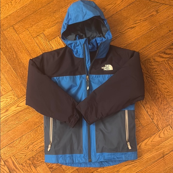 The North Face Blue Puffer Jacket with Hood and Color Blocking (Boys 10/12) - Picture 1 of 5